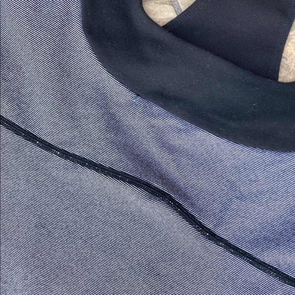 Lululemon tank top. Size 6-8 black/grey. - Picture 6 of 6